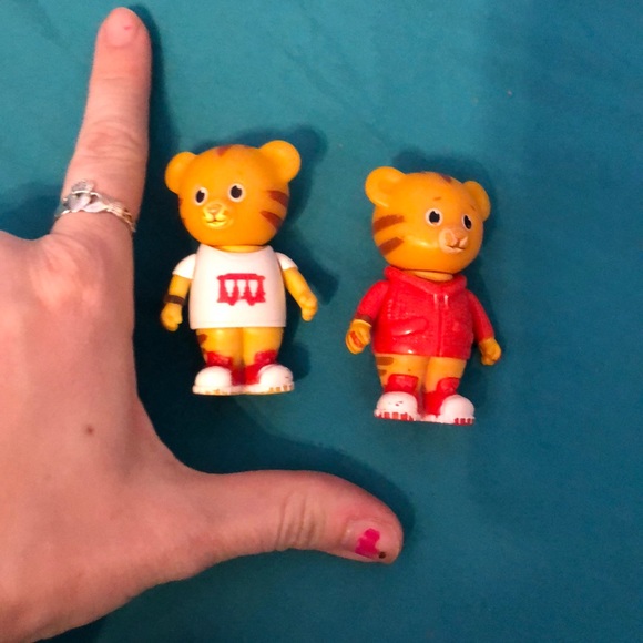 {2} Daniel Tiger figures - Picture 2 of 4